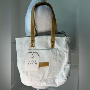 Cozy Earth bag, sheet set, not included. New with tags. Adding a smaller bag.